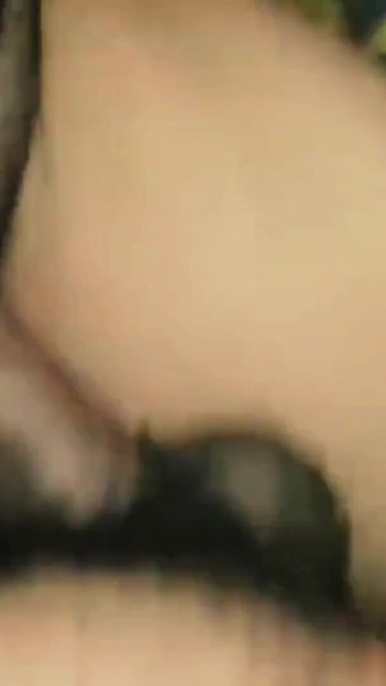 Ključni trenutak iz "Tajne ljubavne afere u devar bhabhiju, neobrezani hindi seks video"