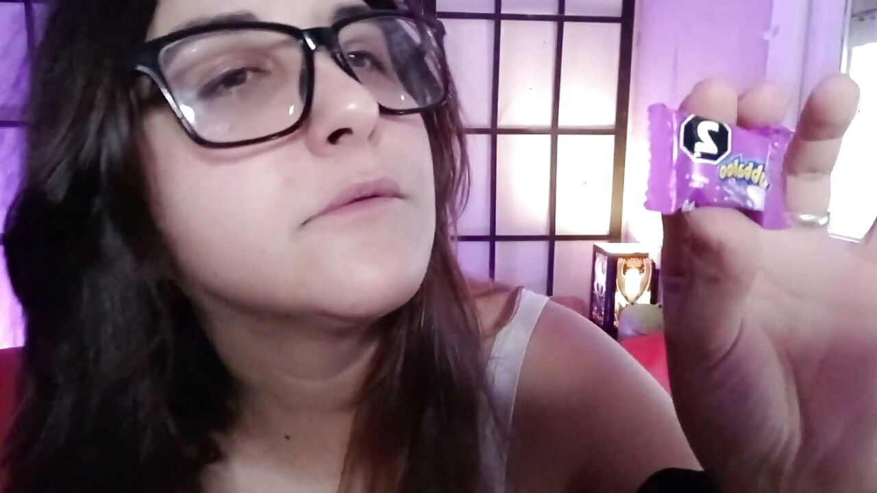 First Time Trying Big Bubbles with Bubbaloo - Bunny Looner