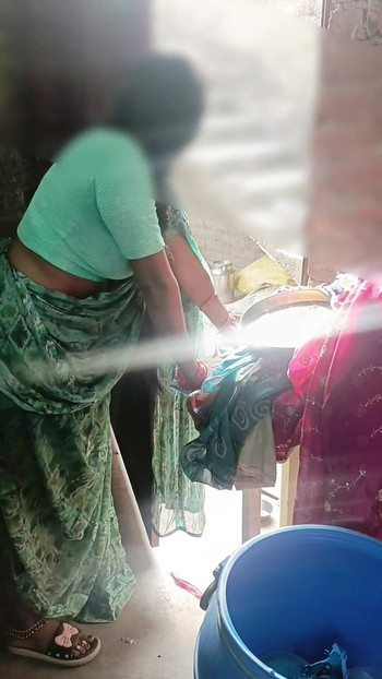 Seeing sister-in-law alone in broad daylight,Hindi Sexy Video,Indian Sexy Video,Desi Sexy Video,Sexy Video,Sex Video… | Clip 1