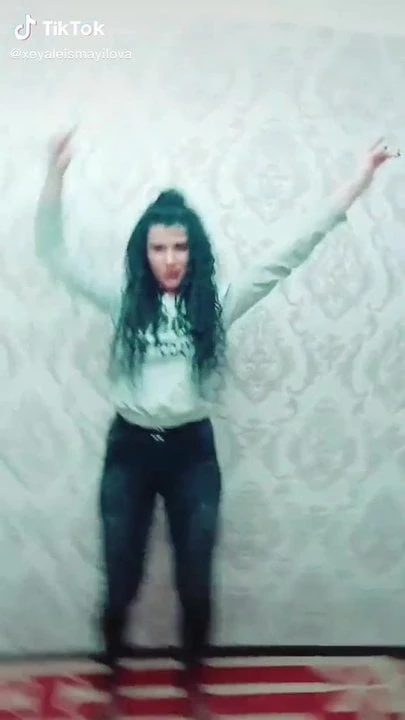 Aze Tiktok girl pantyhose feet