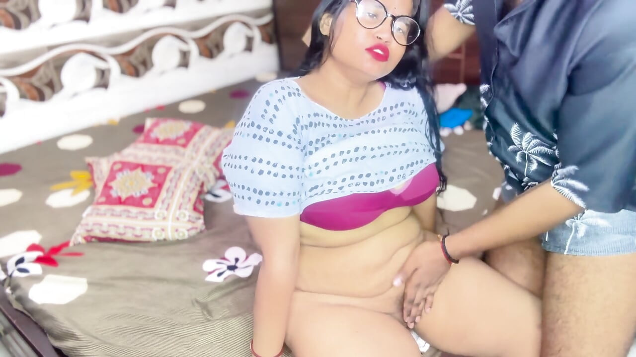 Booked Desi Hot Girl Came Home and Had a Hard in Hindi
