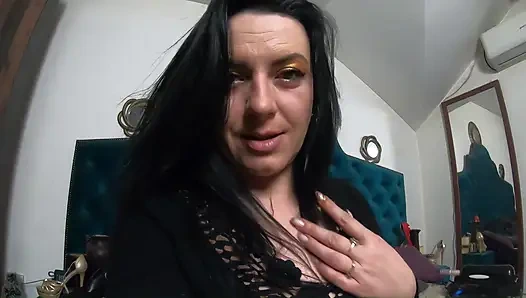 Luxus-Pelzmantel und militärische unterjacke-masturbation mit Dirtytalk