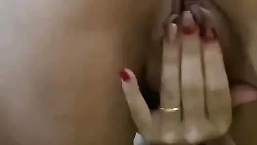 Açım öğle yemeği yapıyorum