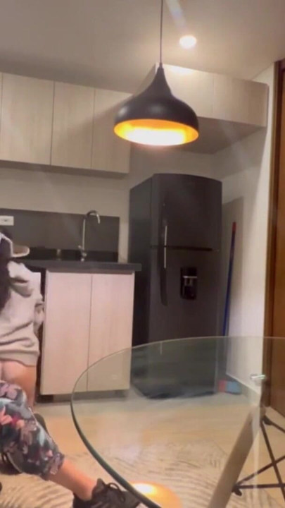 My neighbor's hot cuca comes to visit me | Clip 1