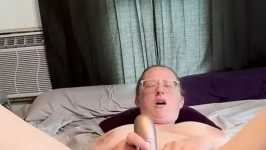 Puta esposa tiene un orgasmo - coño pulsante