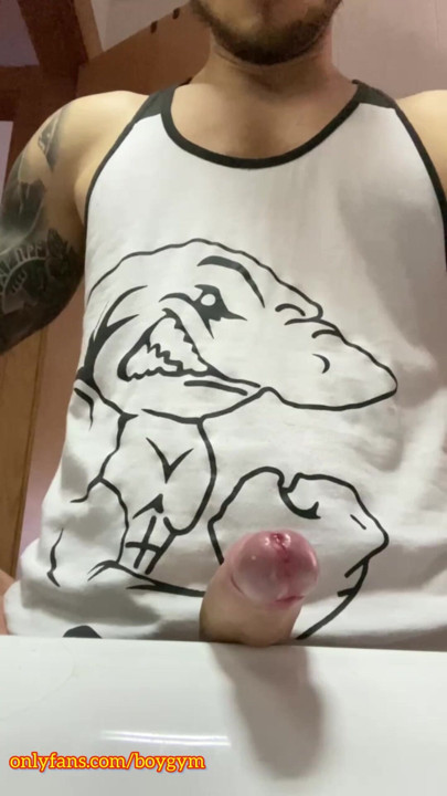 Ma grosse bite jouit sans mains !