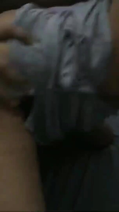 Amateur girl asks to be fucked when her house is quiet. | Clip 1