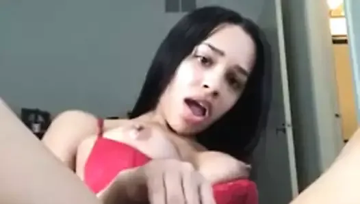 Sexy ass light skinned babe rubbing her pretty pussy