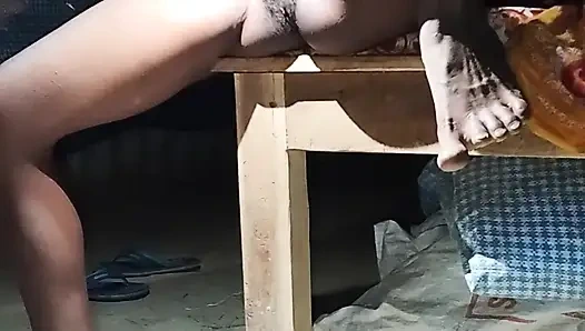 Домохозяйка дези бхабхи лижет киску