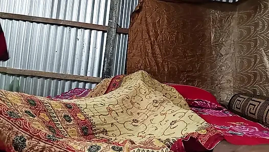 Üvey anne üvey oğluyla evde ilk kez yalnız