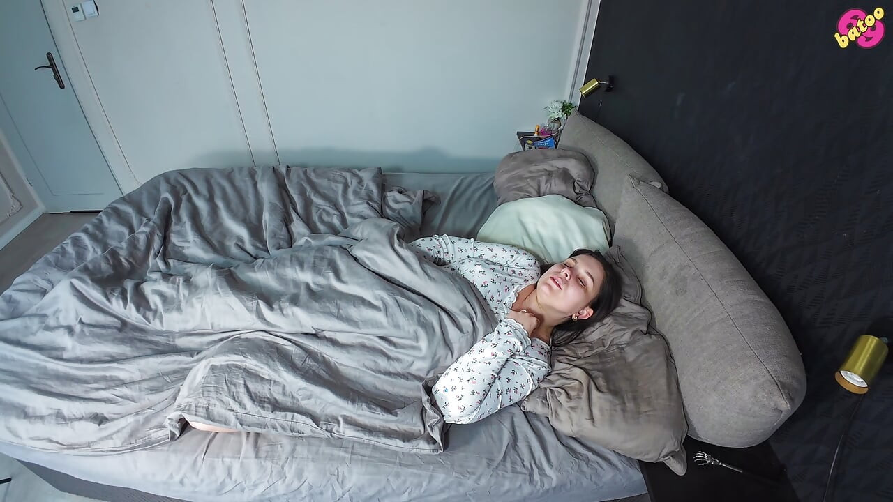 핫한 아마추어 밀프 아침 자위와 오르가즘