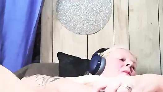 Sikişmek kadar büyük ıslak dildolar boşalmalı