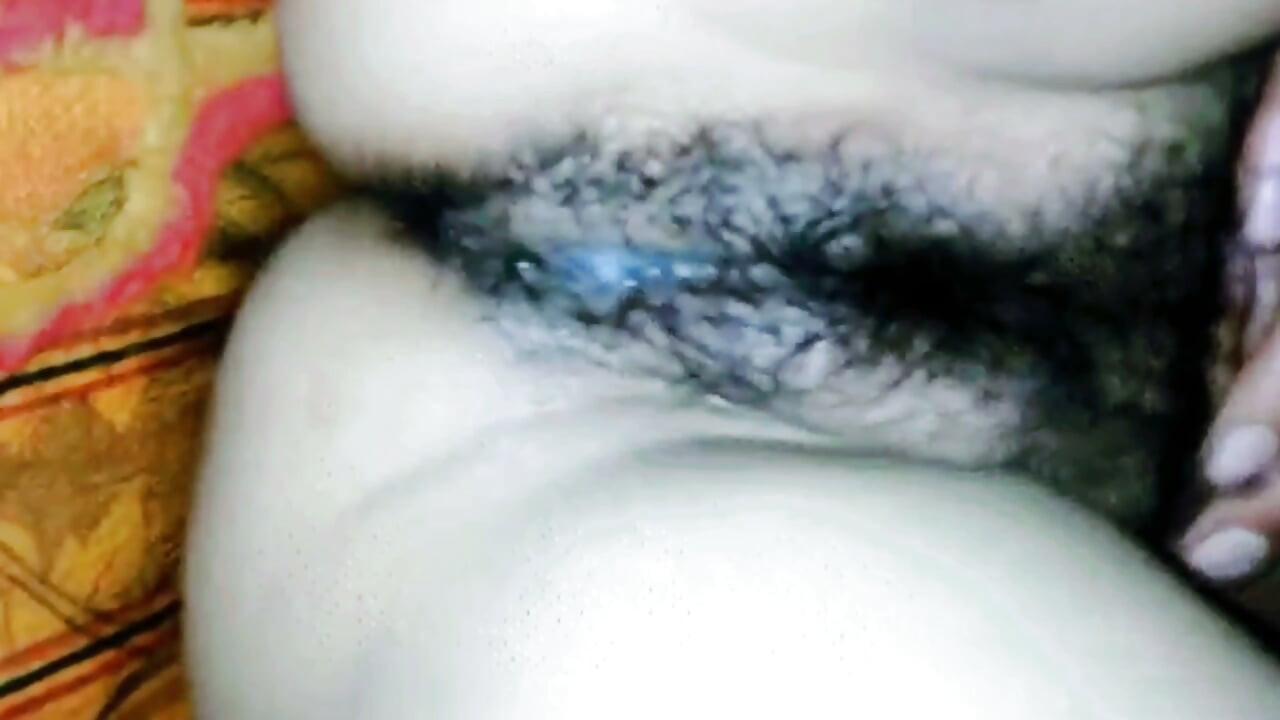 Girl's seal was broken for the first time and she started having pain in her vagina porn video