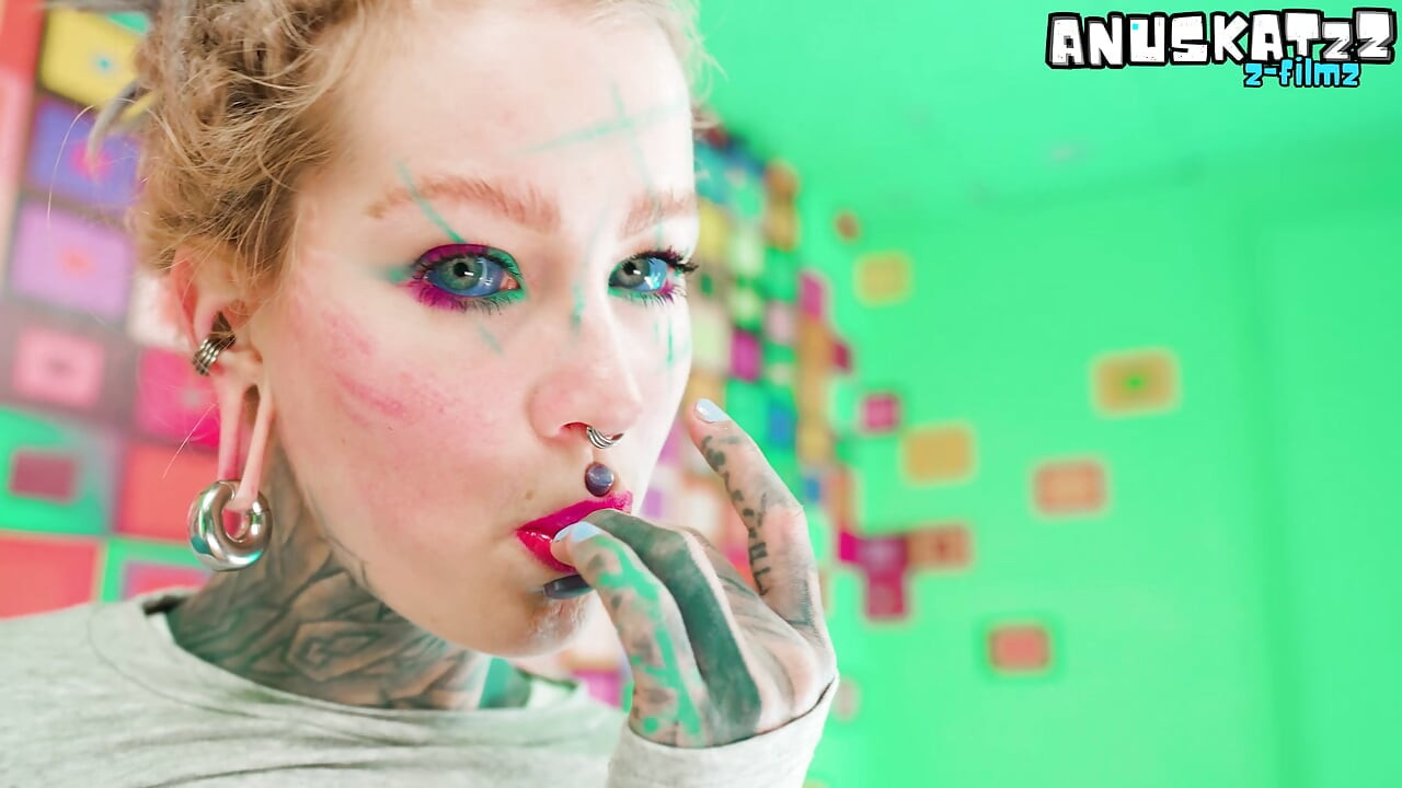 ANAL loving alt pornstar leva pau tatuado profundo - bunda extrema escancarada