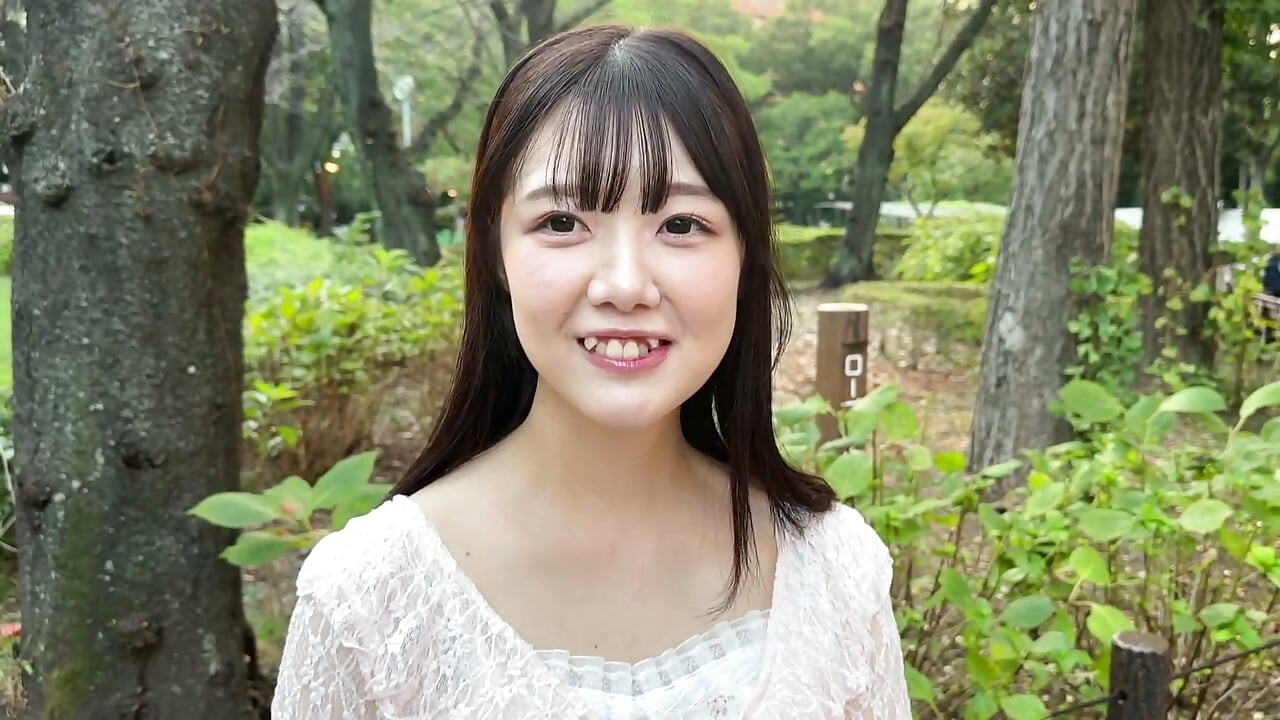 Minami (23), a tuna woman climaxing from her first raw dick, a naive, p-type woman [Guaranteed to become a sex buddy → sucking on]