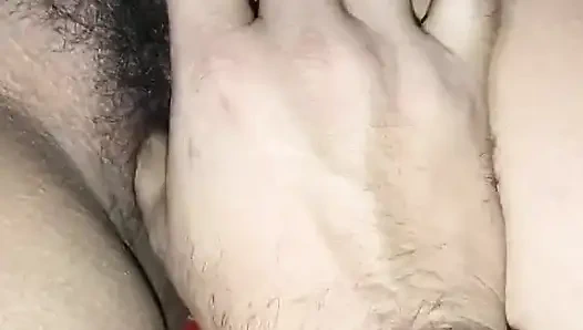 Desi Pooja Bhabhi Apni Chut Massage