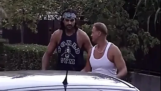 Veronica Bella ve istekli arkadaşlarıyla kaçırılmaması gereken iki video