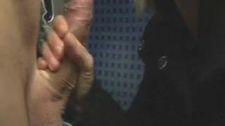 Секс в поезде, пара в любительском видео