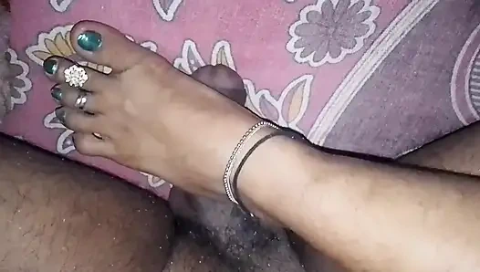 Indian Desi Bhabhi Ne Hand Se Meri Cock Ke Pani Nikali,Hindi Sexy Video,Indian Sexy Video,Desi Sexy Video,Sexy Video,Sex Video