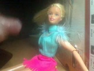 Barbie neemt een gezichtsbehandeling #2