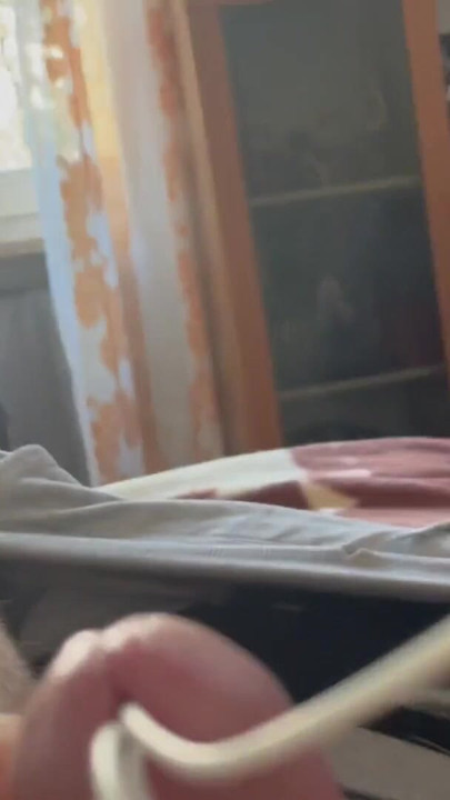 为肮脏的饥渴奴隶痛苦地自慰 | 短片 1