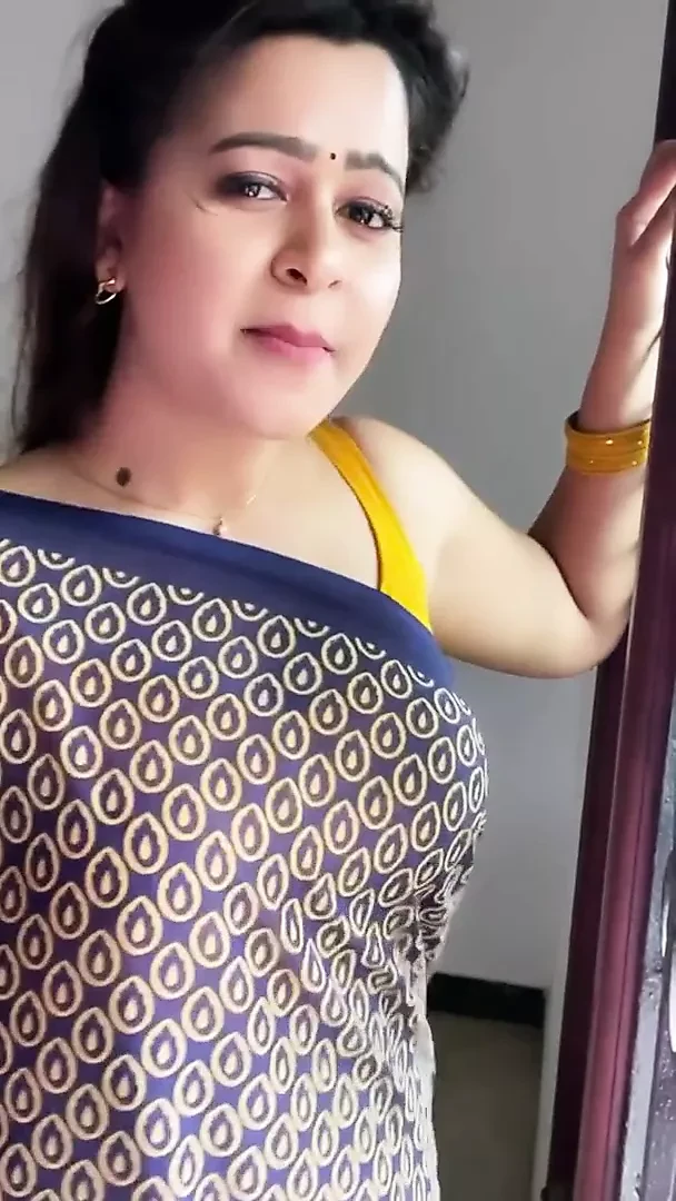 sexy Indian Aunty Sexy Yellow Sleeveless Saree