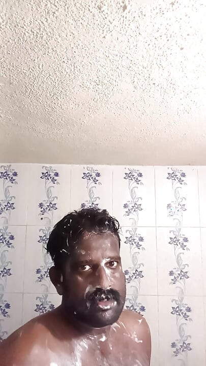 อาบน้ําให้ตัวเอง