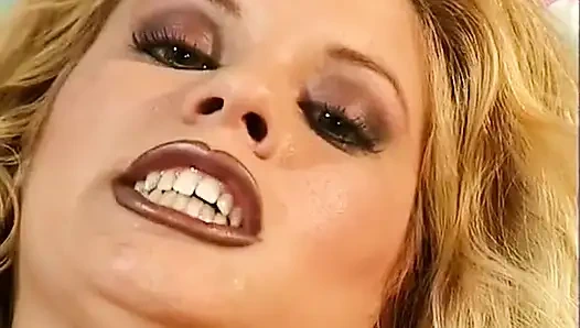 Istri lagi sendirian di rumah 26