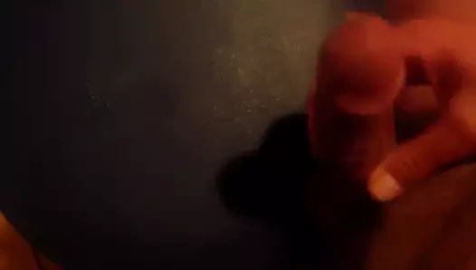 Mavi bar sandalyemde mastürbasyon yapıyorum