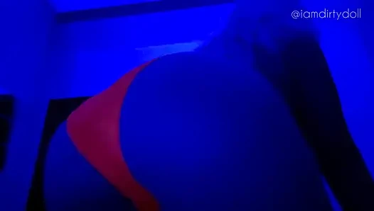 Mein neon-höschen ist das einzige zwischen dir und meinen explosiven furzen