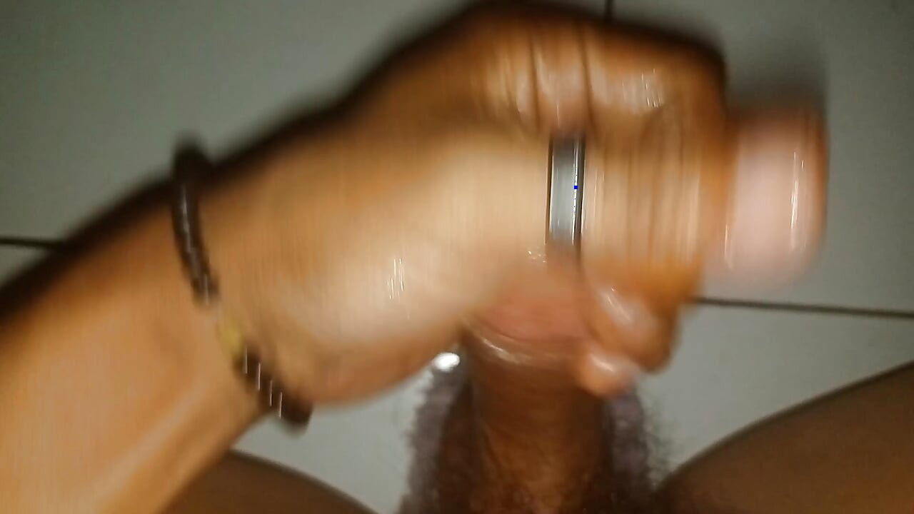 Man masturbates alone until he squirts