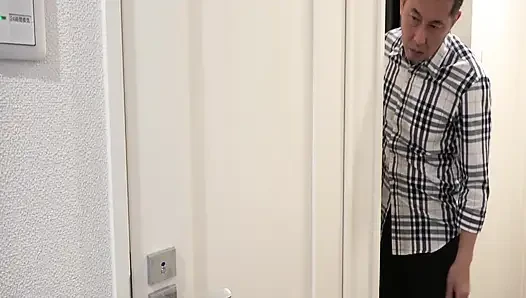 P123G01 Sekssizlikten endişelenen kocam tarafından alınan çözüm nedir...! Bir çiftin erotik hikayesi.