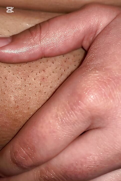 🔥 I rub my clit with a dildo until I end up screaming like a nymphomaniac
