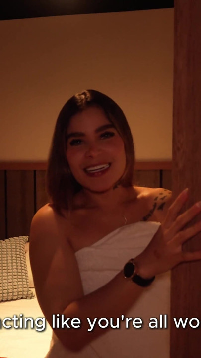 Fodendo minha meia-irmã latina no banheiro! Papuchizz - Carolina Agudelo