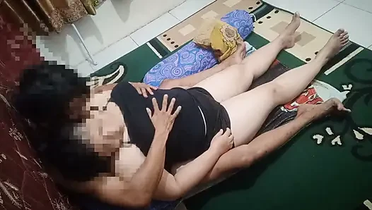 (Bagian 1) Tante gemuk terangsang ingin disetubuhi