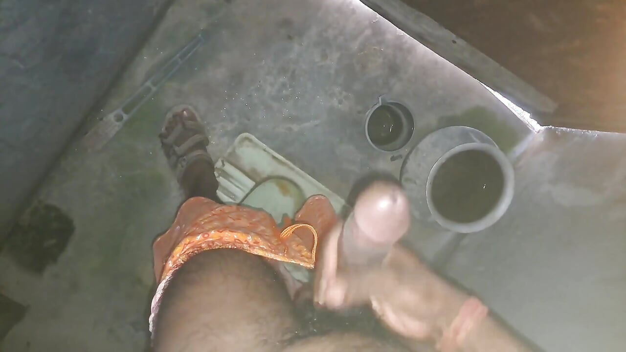 Young Desiboy Masterbation in Bathroom Solo