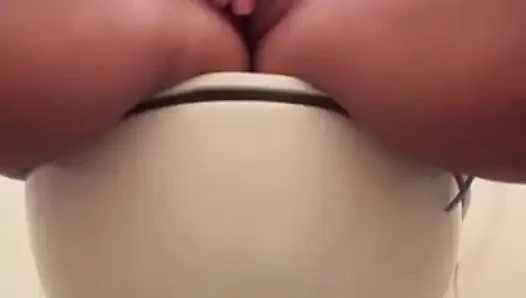 Orgazm Ile Tuvalette Ateşli
