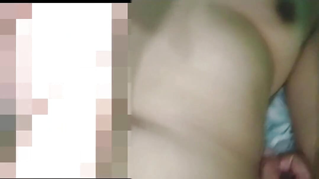 有錢的我吸鄰居的雞巴，他最後在我丈夫的綠帽工作時操我