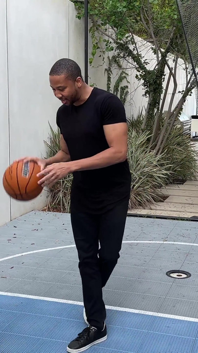 Vollbusige betrügende pawgs ficken BBC-trainer auf dem basketball-platz
