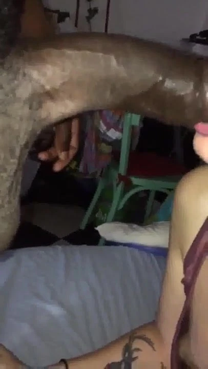Blindfolded enjoys sucking RO7