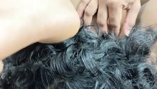 Ciuman pantat panas dengan lubang pantat dalam menjilati dan menjilati memek