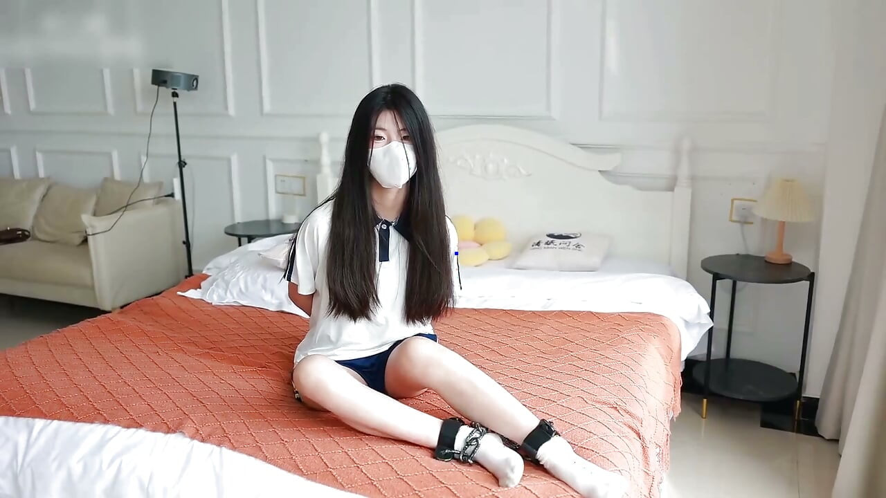 순수한 여자친구의 하얀 양말 구속, 그녀의 하얀 다리와 삼베 밧줄이
