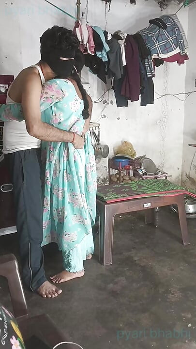 Pantat montok cewek ini dientot habis-habisan dan dientot habis-habisan sampai mengerang keenakan - audio bahasa india.