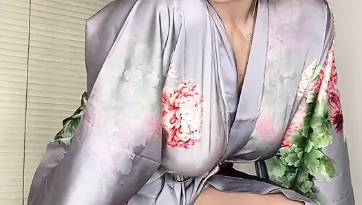 Paige seni odasında külotunu koklarken yakaladı