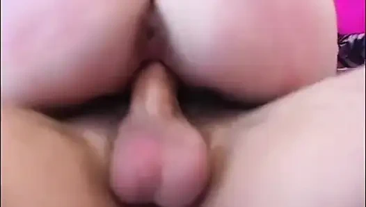 Açık havada teşhir eden kız yükleri