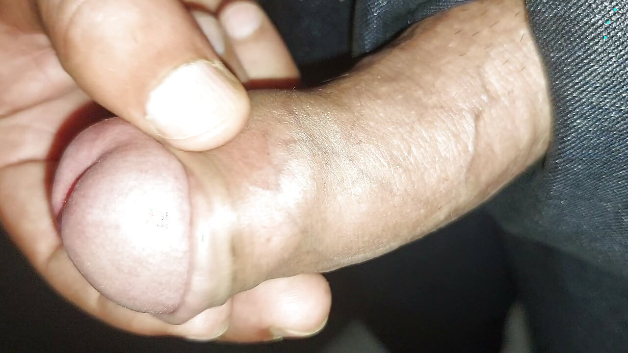 Girlfriend gives me handjob
