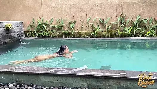 Kira Queen’s Massive Tits Bounce as She Orgasms by the Pool!