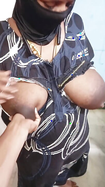 Milky Big Boobs Indian Desi Aunty