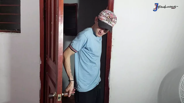 HE FOLLOWS MY STEPSISTER'S WHORE HARD AND CUM IN SQUIRT