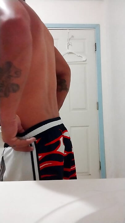 只是我的鸡巴和屁股在 a.m.